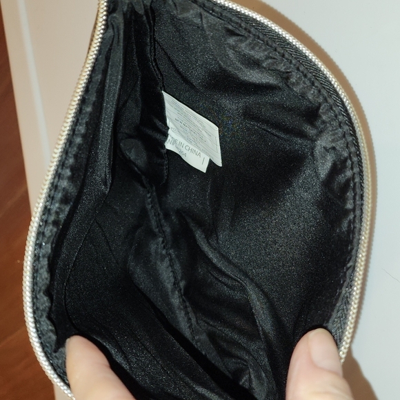 Clutch / makeup bag. - Picture 4 of 6